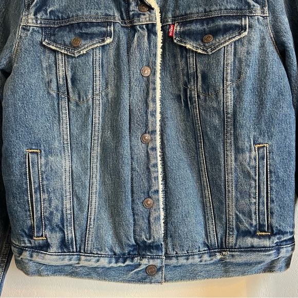 Levi’s Sherpa Denim Jacket - Picture 4 of 16